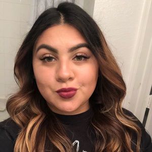 Meet your Posher, Adrianna